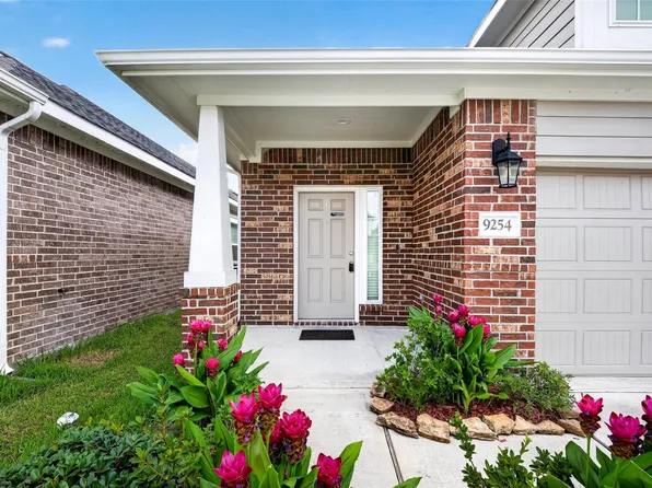 9254 Sea Garden St, Houston, TX 77034