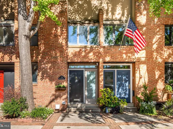 729 Bradford Aly, Philadelphia, PA 19147