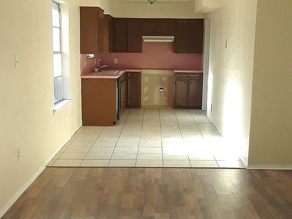 3rd image of 2306 Mariposa Ln #62