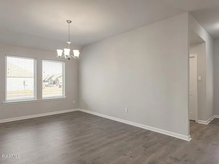 200 S Lakepointe Dr — Photo 5
