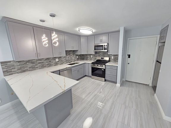 2nd image of 3100 Bellevue Ave APT 108