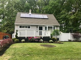 447 Ferndale Pl, Keyport, NJ 07735