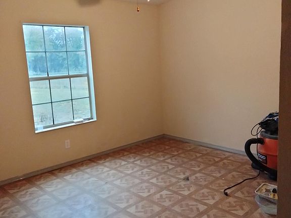 2nd image of 285 MANSON Lane
