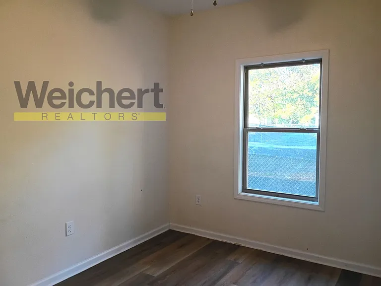 719 N 5th St — Photo 13