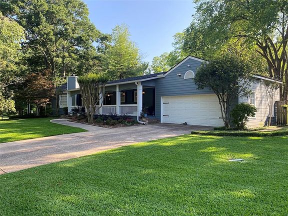 3rd image of 4704 Richmond Ave