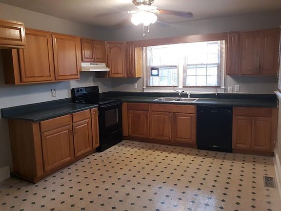 1010 Highside St, Greenwood, SC 29646 Zillow