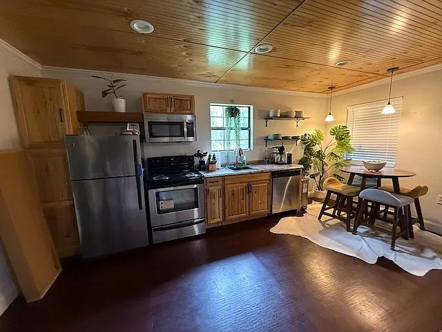 200 Dogwood Dr — Photo 5