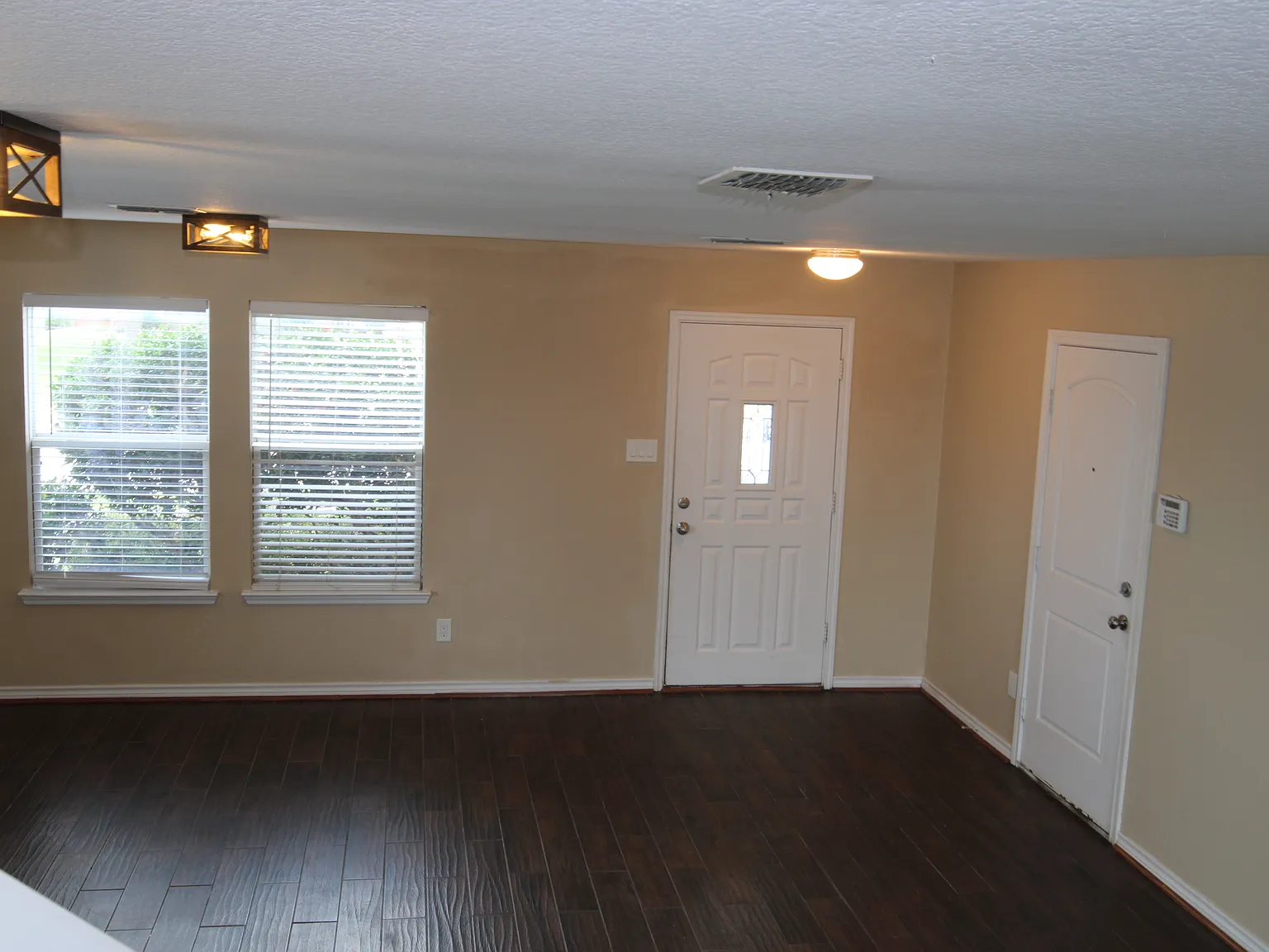 4 bed, 3064 sqft, $2,675 — Photo 3