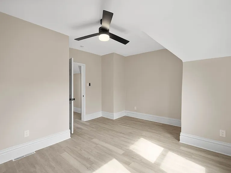 313 Kambach Street — Photo 11