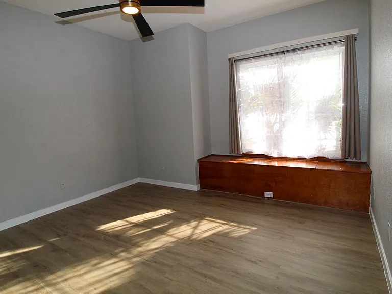 2081 Paseo Del Prado Dr — Photo 32