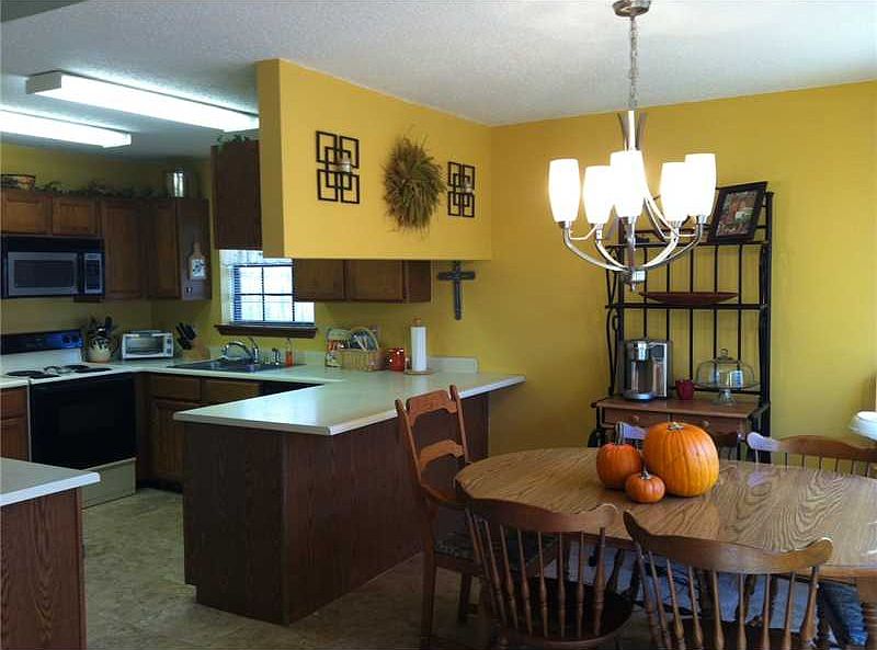 1st image of 2133 Golfview Dr