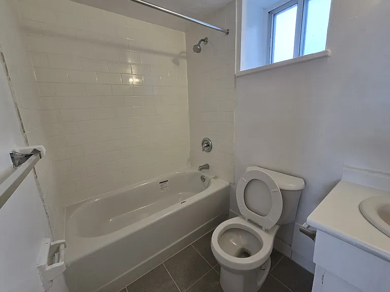 5950 Bathurst St #709 — Photo 12