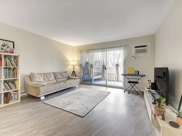 1534 Lawrence Ave #203, Kelowna, BC V1Y 6M8