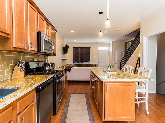 5th image of 2634 E Auburn St