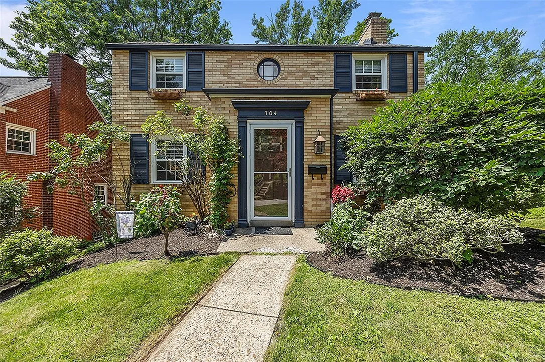 304 Fieldbrook Dr photo 1