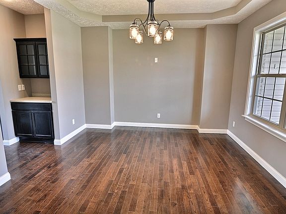 5th image of 1641 Sandstone Ct W