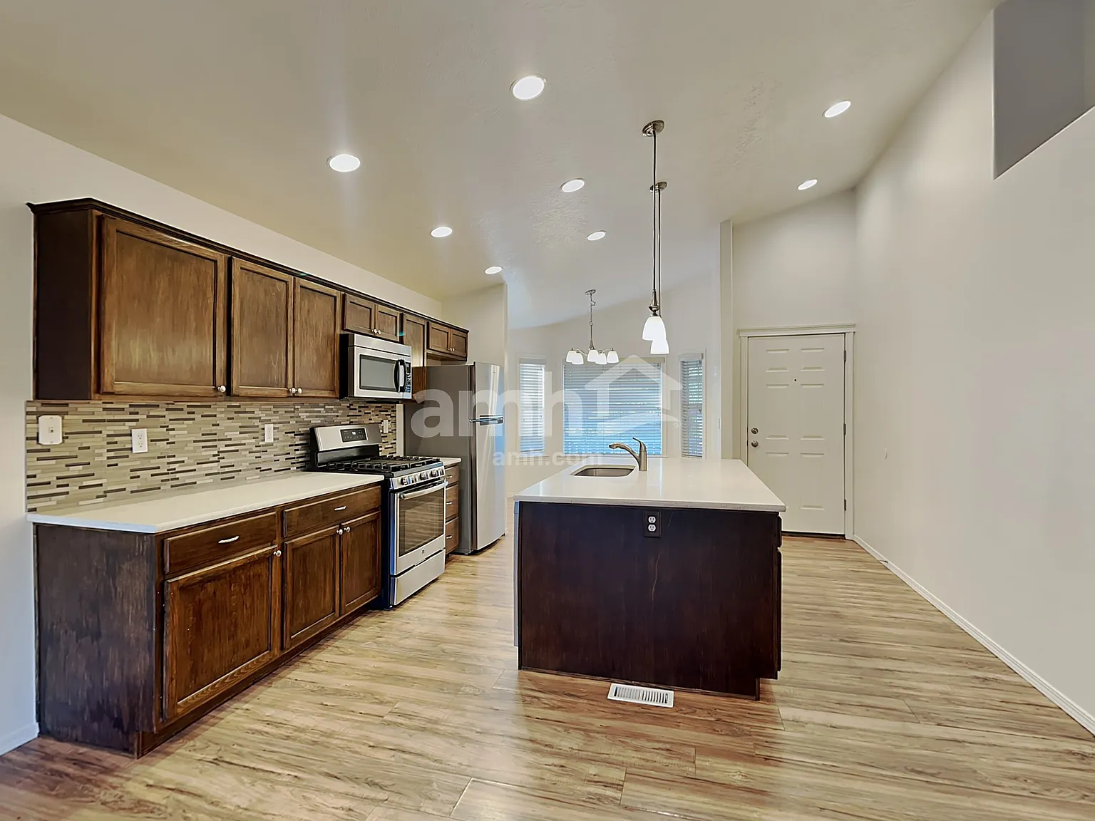 3 bed, 2.0 bath, 1248 sqft, $2,180 — Photo 3