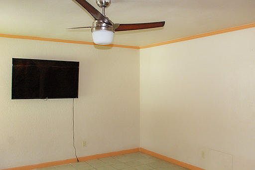 5th image of 1724 Jerry Abbott St