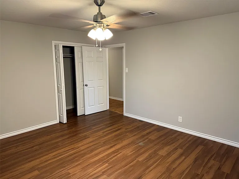 1934 Austin Ave — Photo 10