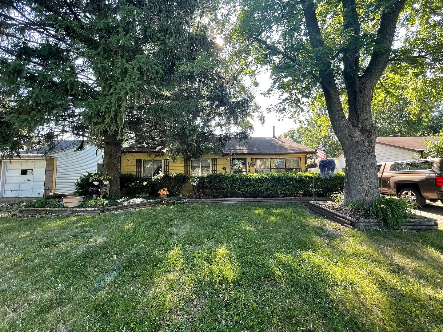 1710 Garden Hills Dr photo 1