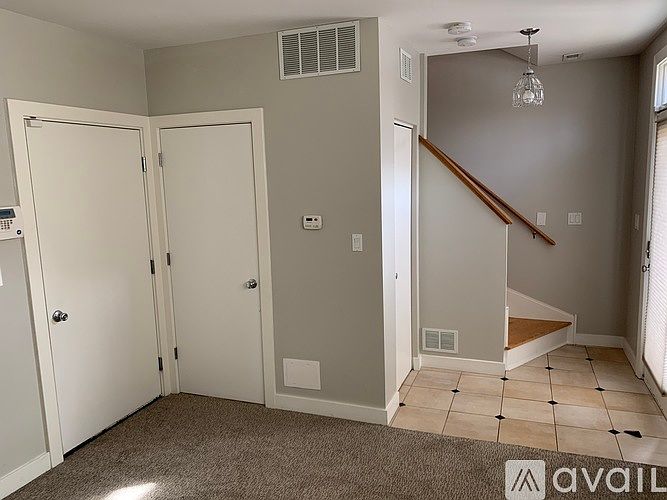 2nd image of 7213 N Oakley Ave