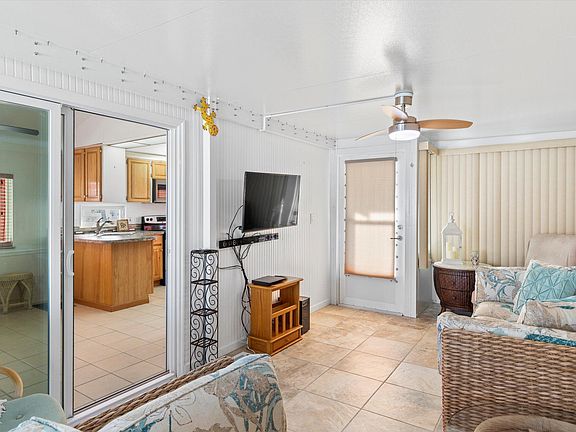 5th image of 701 Spanish Main Dr #246