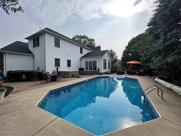 5th image of 8569 Soames Ct NW