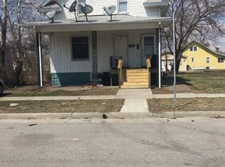 1421 1/2 6th Ave, Rock Island, IL