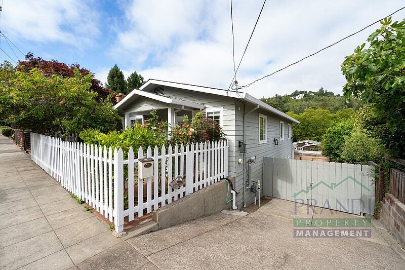 1st image of 40 Pleasant Ln