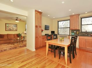 65 Rockledge Rd APT 2B, Hartsdale, NY 10530