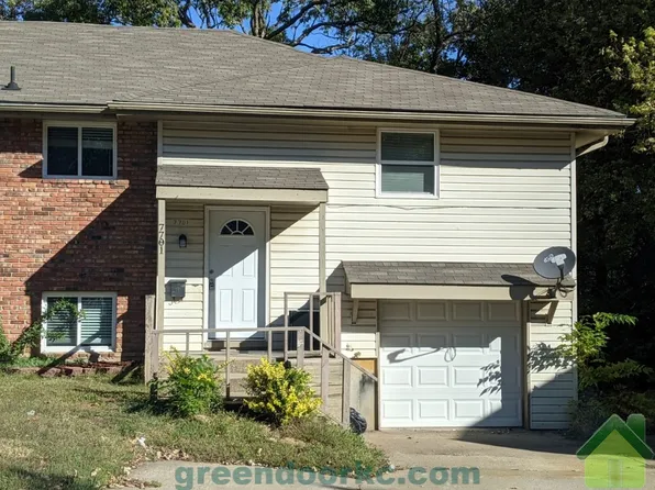 7701 Kessler Ln, Overland Park, KS
