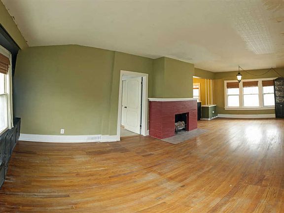 5th image of 433 N High St