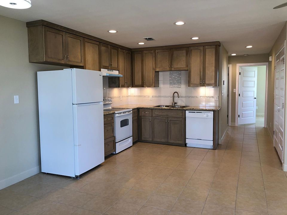 1st image of 101 E Capricorn Dr #B