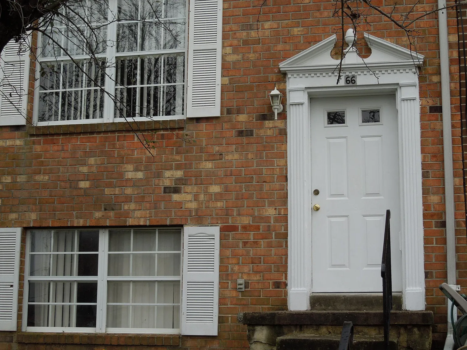 4 bed, 1.5 bath, 1700 sqft, $2,800 — Photo 1