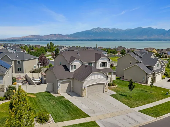 172 W Stillwater Dr, Saratoga Springs, UT 84045