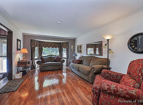 2nd image of 605 E Grand Lake Blvd
