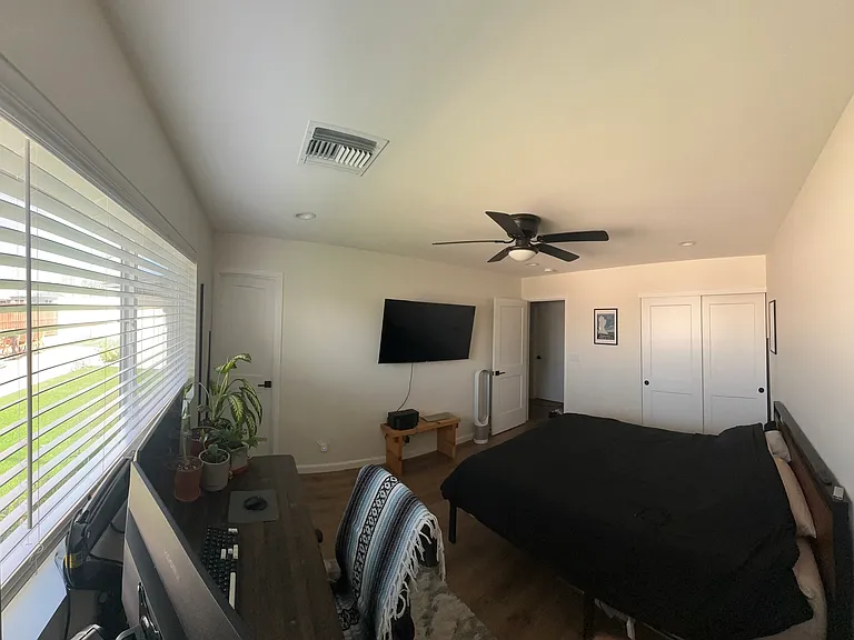 1008 W 10th Pl — Photo 7