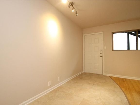 4th image of 2404 Longview St APT 105