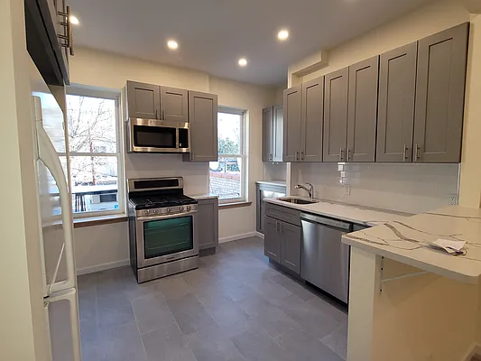 Rented by Capri Jet Realty Corp | media 12