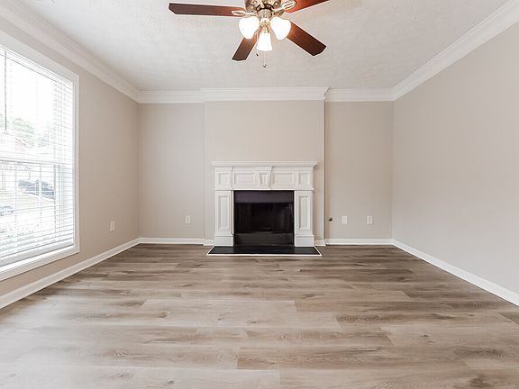 5th image of 4017 Riverside Pkwy