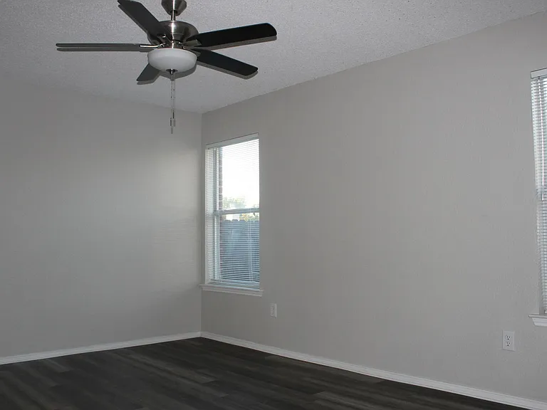 10252 Tustin Ter — Photo 13