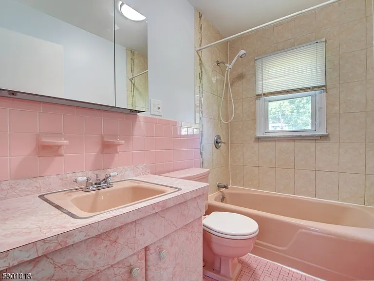 17 Brook Pl — Photo 15