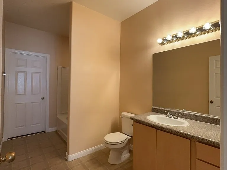 4915 E Russell Rd #145 — Photo 9