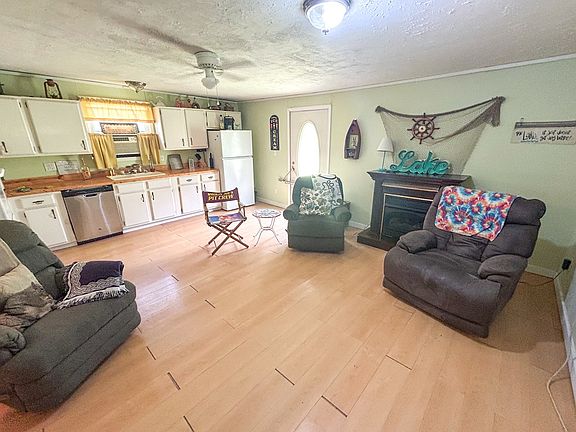 3rd image of 50 Apache Dr