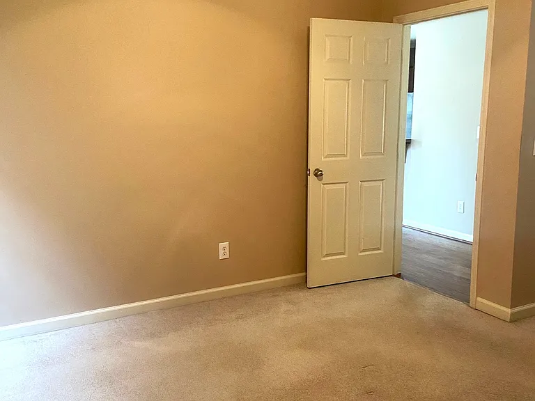 422 Holland Lakes Dr N — Photo 7