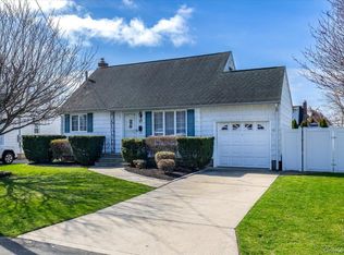 299 37 Street, Lindenhurst, NY