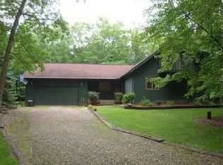 19035 Brookfield Rd, Chagrin Falls, OH 44023