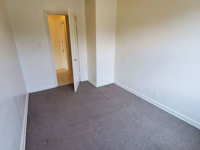 825 Wisconsin Ave - 6 Unit — Photo 5