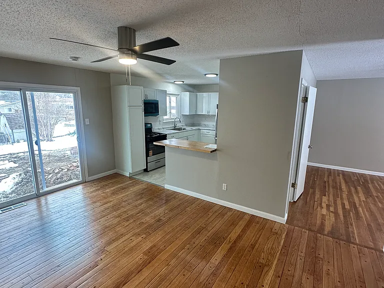 788 Townhouse Ln — Photo 4