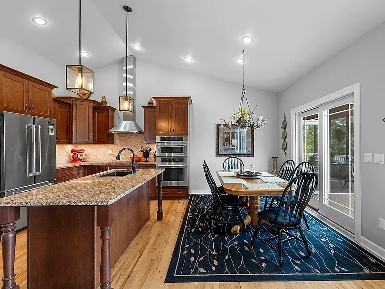 529 Golf Side Ct — Photo 5